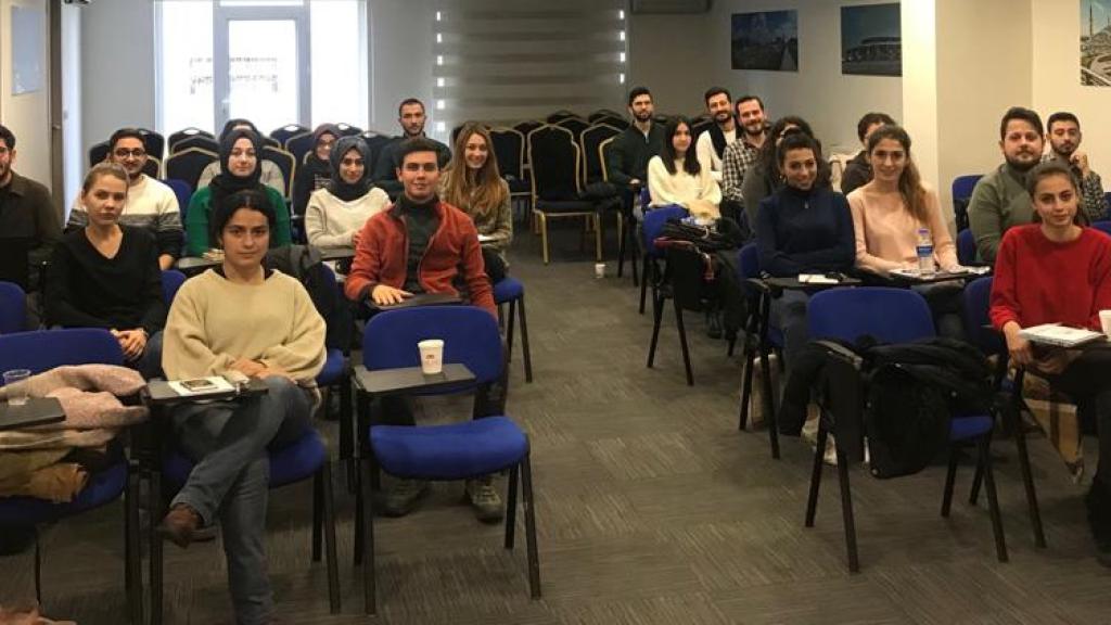Üniversite Öğrencilerine Dış Ticaret Eğitimi